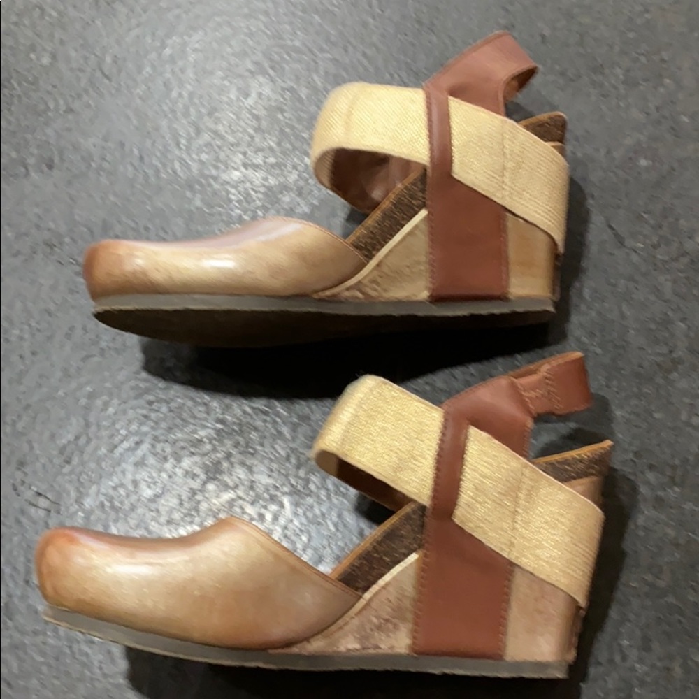 Platform Sandals - Picture 2 of 5